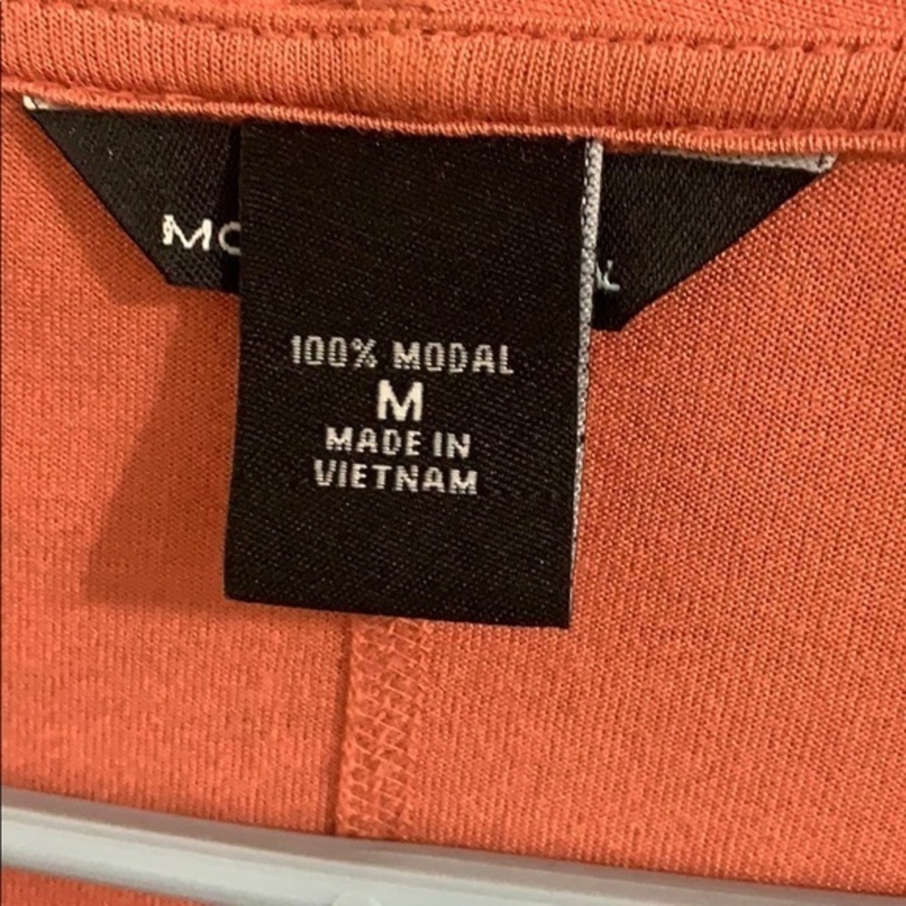 Moda International‎ - Picture 2 of 5